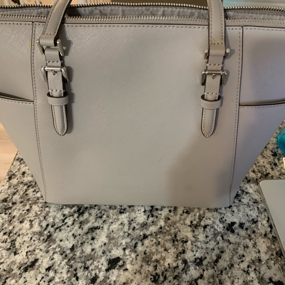 Authentic Michael Kors Bag. - image 5